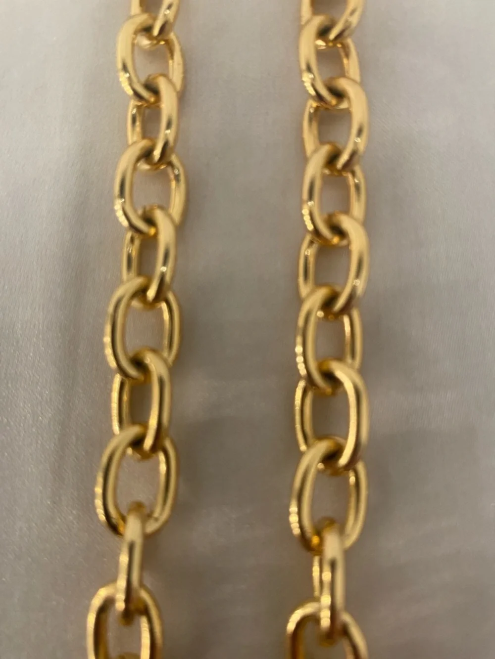 NEW Electric Picks Jewelry Oval Link Necklace Gold Tone - Picture 3 of 5